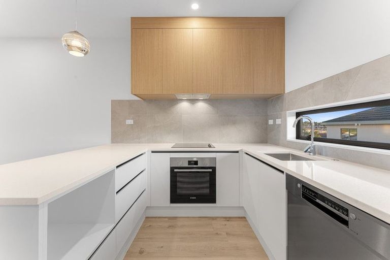 Photo of property in 6/4 Toru Street, Te Atatu Peninsula, Auckland, 0610