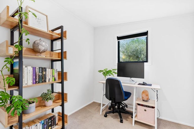 Photo of property in 5b Kauri Road, Stanmore Bay, Whangaparaoa, 0932