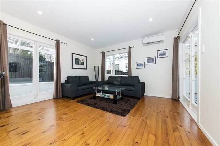 Photo of property in 53b Woodglen Road, Glen Eden, Auckland, 0602