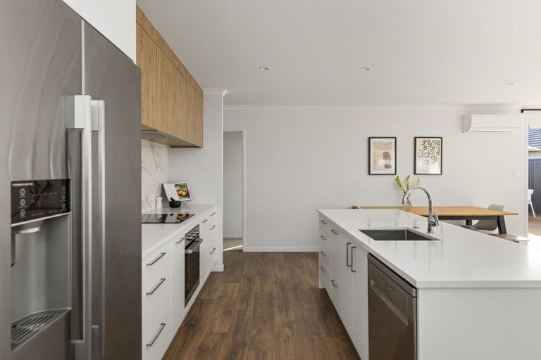 Photo of property in 4 Raynor Crescent, Pyes Pa, Tauranga, 3112