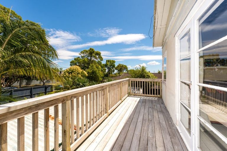 Photo of property in 9 Koromiko Street, New Lynn, Auckland, 0600