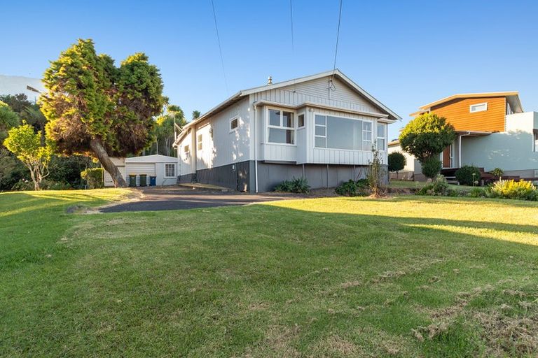 Photo of property in 25 Bayview Road, Browns Bay, Auckland, 0630