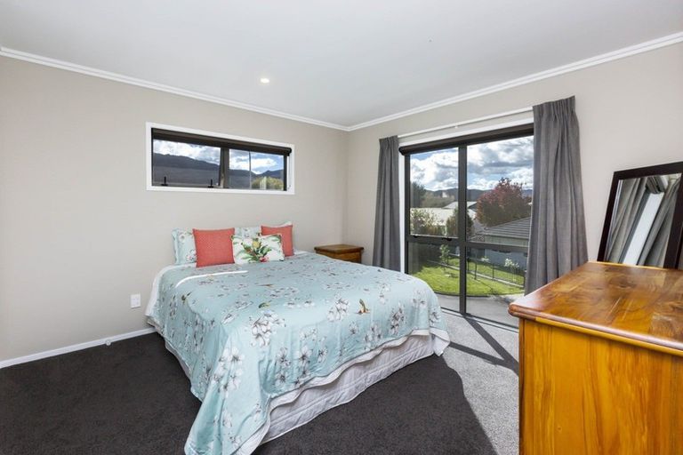 Photo of property in 27 Ashington Road, Silverstream, Upper Hutt, 5019