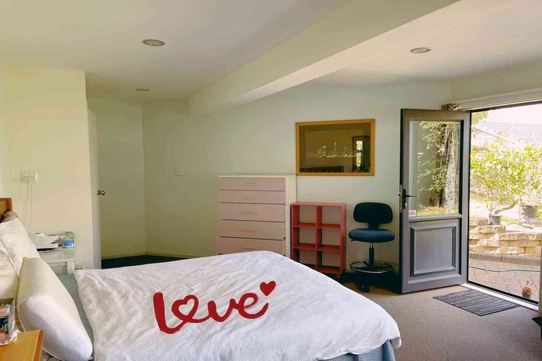 Photo of property in 5 Currey Crescent, Milford, Auckland, 0620