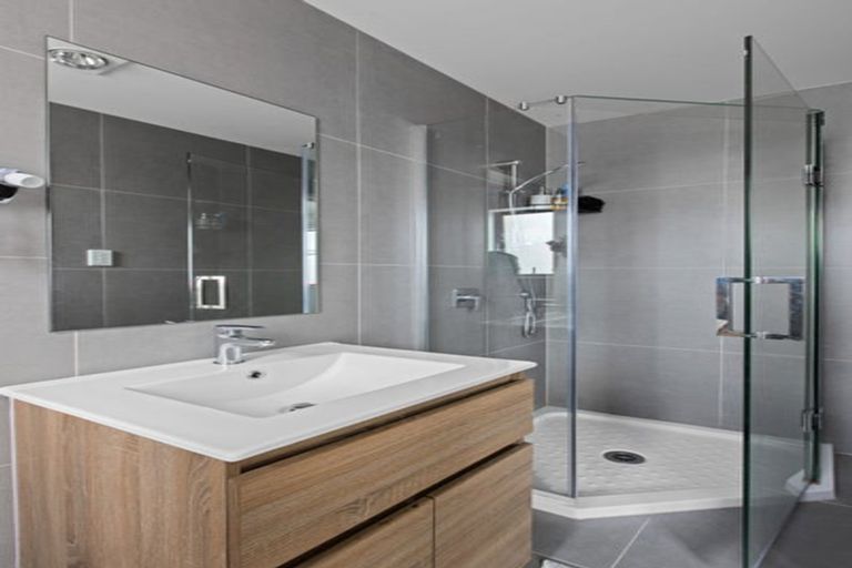 Photo of property in 20a Putiputi Way, Papakura, 2110