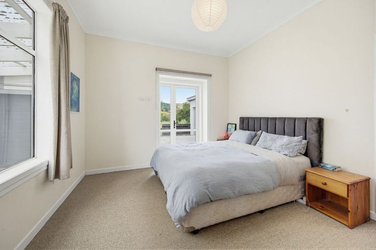 Photo of property in 9 Ruataniwha Street, Waipawa, 4210