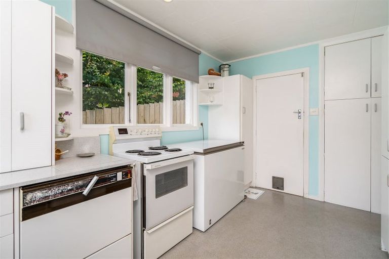 Photo of property in 121 Larnach Road, Vauxhall, Dunedin, 9013