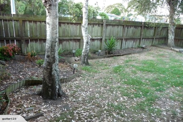 Photo of property in 2/10 Burundi Avenue, Clendon Park, Auckland, 2103