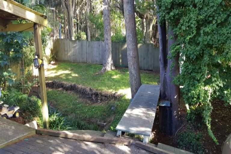 Photo of property in 53 Lawrence Crescent, Hillpark, Auckland, 2102