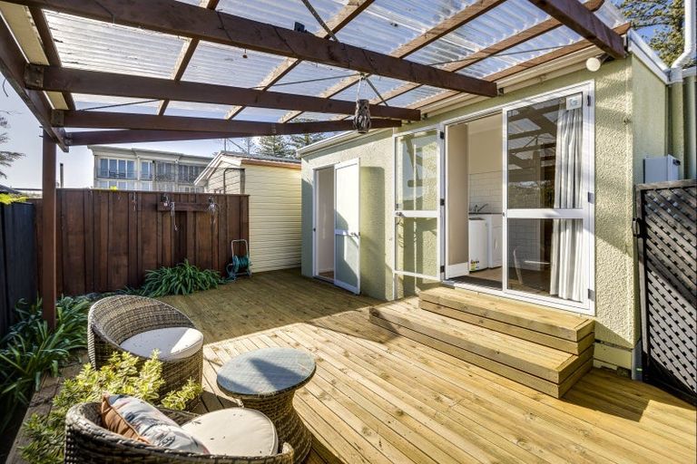 Photo of property in 407 Marine Parade, Napier South, Napier, 4110