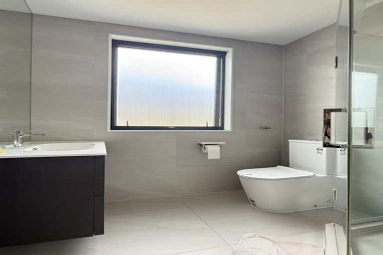 Photo of property in 14b Mackay Drive, Greenhithe, Auckland, 0632