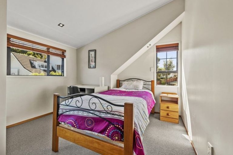 Photo of property in 201 Chelsea View Drive, Chatswood, Auckland, 0626