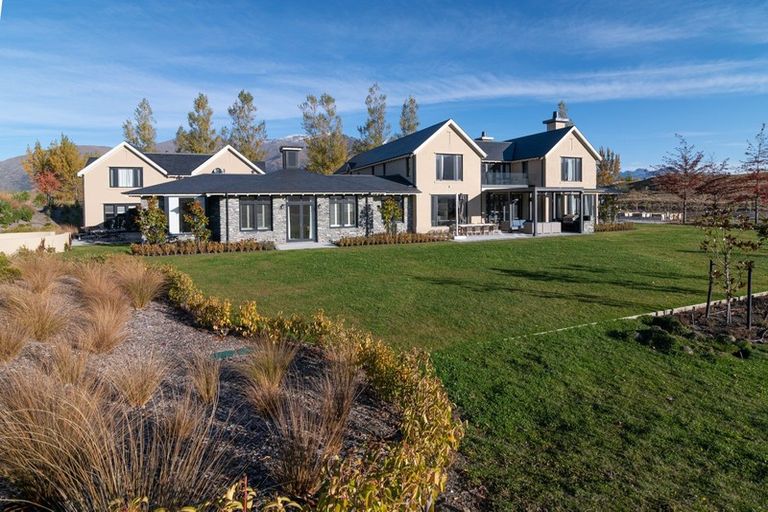 Photo of property in 2 Haggitt Lane, Lake Hayes, Queenstown, 9371