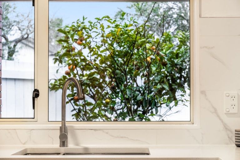 Photo of property in 5/23 Charlenne Close, Ranui, Auckland, 0612