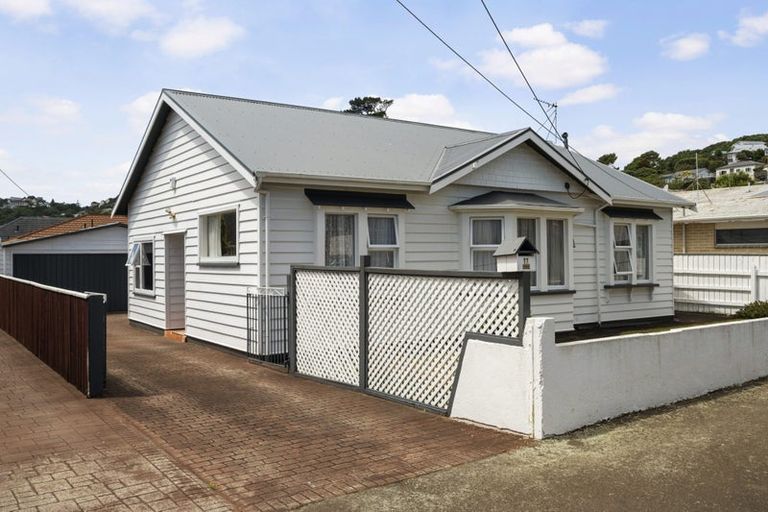 Photo of property in 77 Rotherham Terrace, Miramar, Wellington, 6022