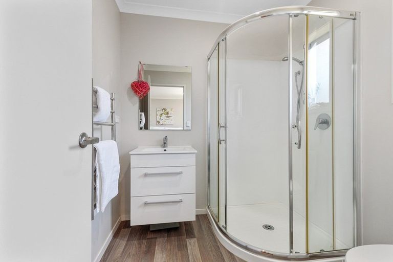 Photo of property in 15 Allendale Place, Morrinsville, 3300