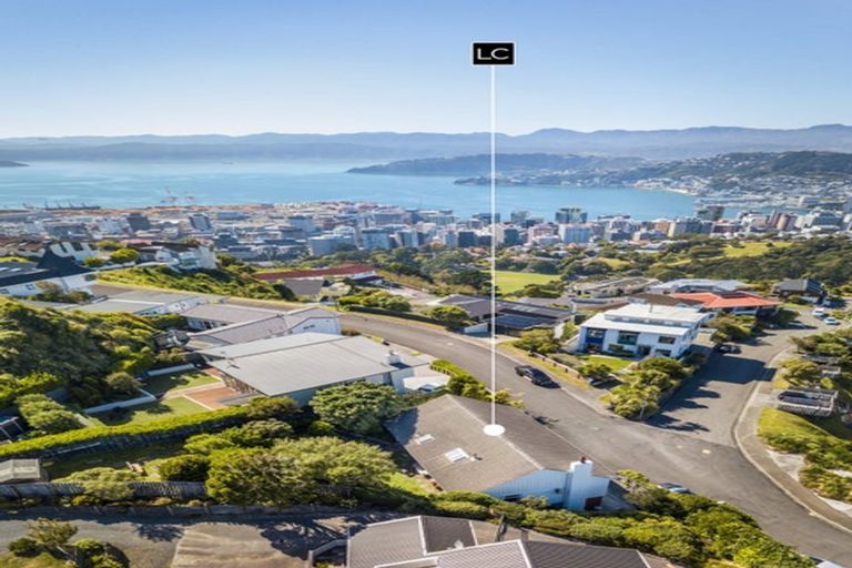 Photo of property in 3 Puketiro Avenue, Northland, Wellington, 6012