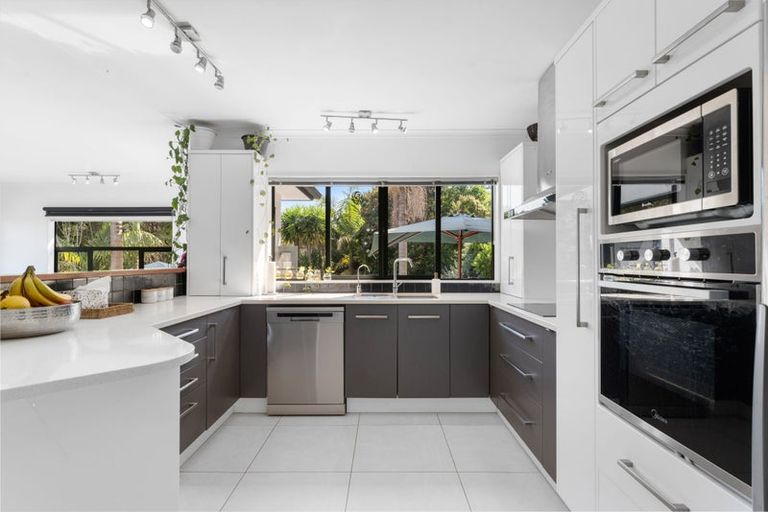 Photo of property in 12b Kimberly Grove, Greenhithe, Auckland, 0632