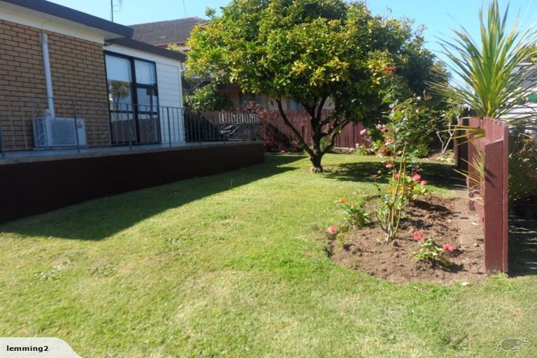Photo of property in 7/39 Norcross Avenue, Henderson, Auckland, 0612