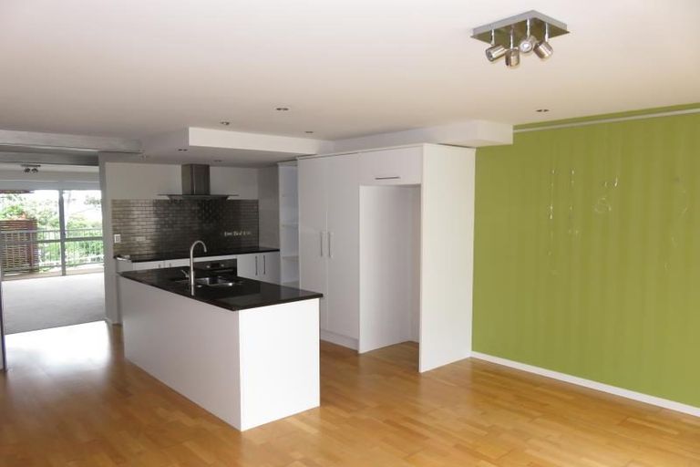 Photo of property in 3/142 Onslow Road, Khandallah, Wellington, 6035