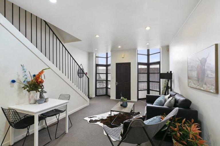 Photo of property in Mendosa Terraces Apartments, 22/9 Ebor Street, Te Aro, Wellington, 6011