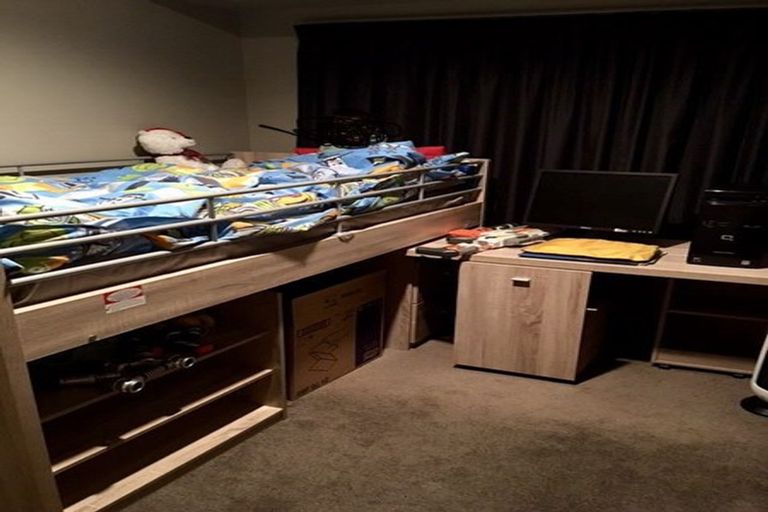 Photo of property in 22 Percy Kinsman Crescent, Riverstone Terraces, Upper Hutt, 5018