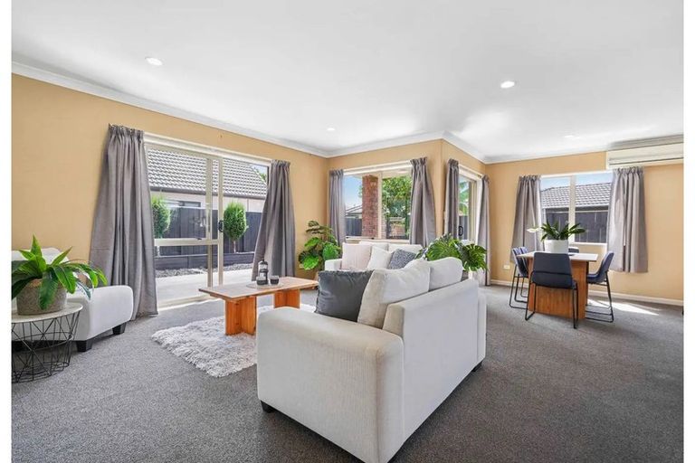 Photo of property in 4 Thistlewood Avenue, Hamilton East, Hamilton, 3216