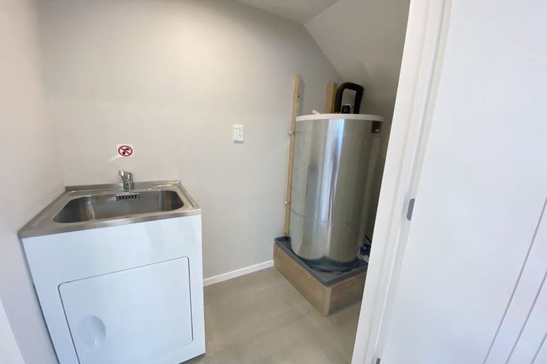 Photo of property in 35 Kaimai Avenue, Massey, Auckland, 0614