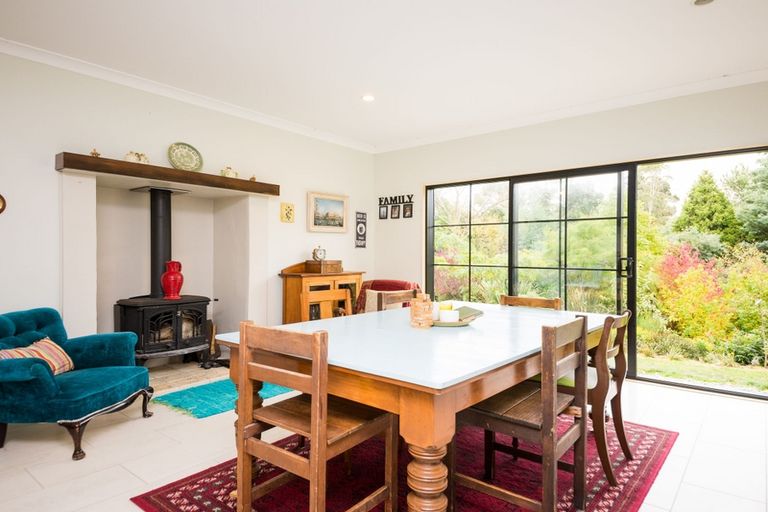 Photo of property in 350 Aokautere Drive, Aokautere, Palmerston North, 4471