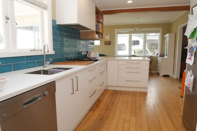 Photo of property in 80 Valley Road, Paraparaumu, 5032