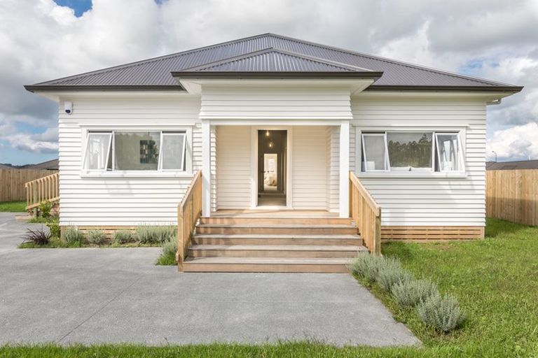 Photo of property in 23 Riverhead Road, Kumeu, 0810