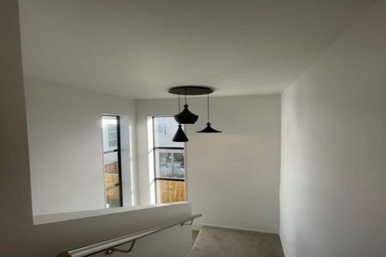 Photo of property in 106 Bellbird Street, Papakura, 2110