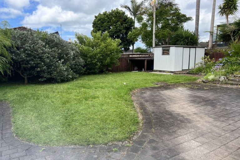 Photo of property in 4 Eleanor Place, Blockhouse Bay, Auckland, 0600