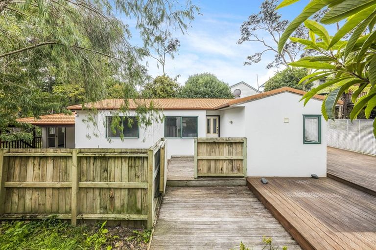 Photo of property in 2/21 Contessa Drive, Glenfield, Auckland, 0629
