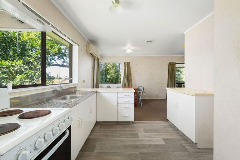 Photo of property in 124 Athenree Road, Athenree, Katikati, 3177