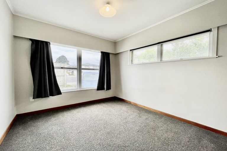 Photo of property in 304 Te Atatu Road, Te Atatu South, Auckland, 0610