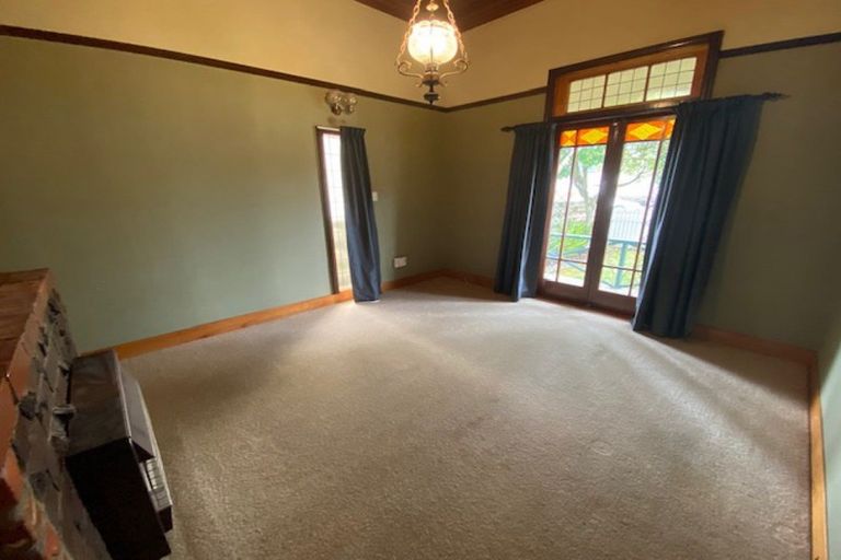 Photo of property in 27 Dahlia Street, Palmerston North, 4410