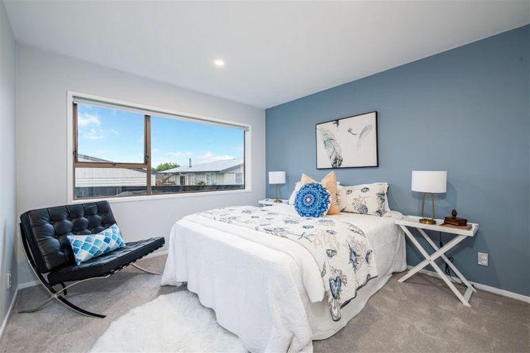 Photo of property in 2/322 Te Atatu Road, Te Atatu South, Auckland, 0610
