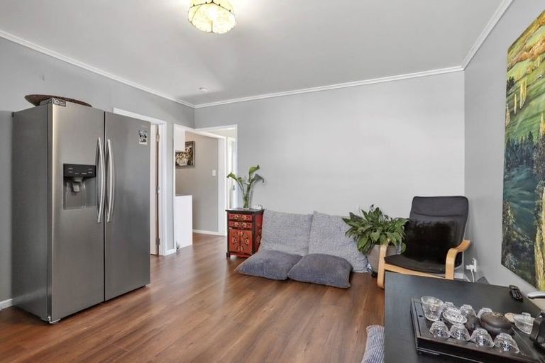 Photo of property in 2/1 Sturges Road, Henderson, Auckland, 0610