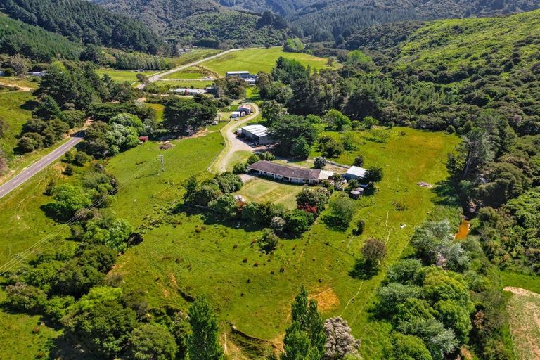 Photo of property in 5527 Masterton Castlepoint Road, Tinui, Masterton, 5889