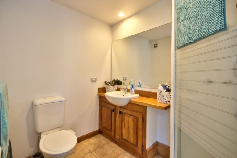 Photo of property in 20b Manchester Place, Queenstown, 9300