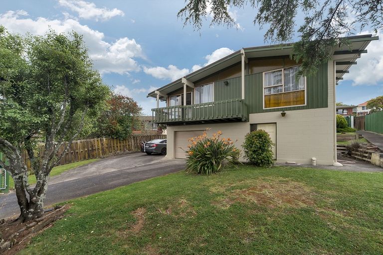 Photo of property in 7 Pakira Avenue, Glendene, Auckland, 0602