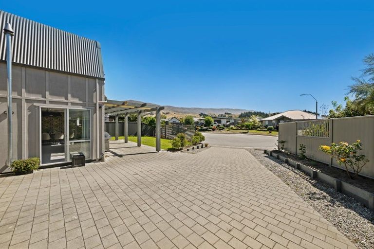 Photo of property in 9 Austral Place, Cromwell, 9310