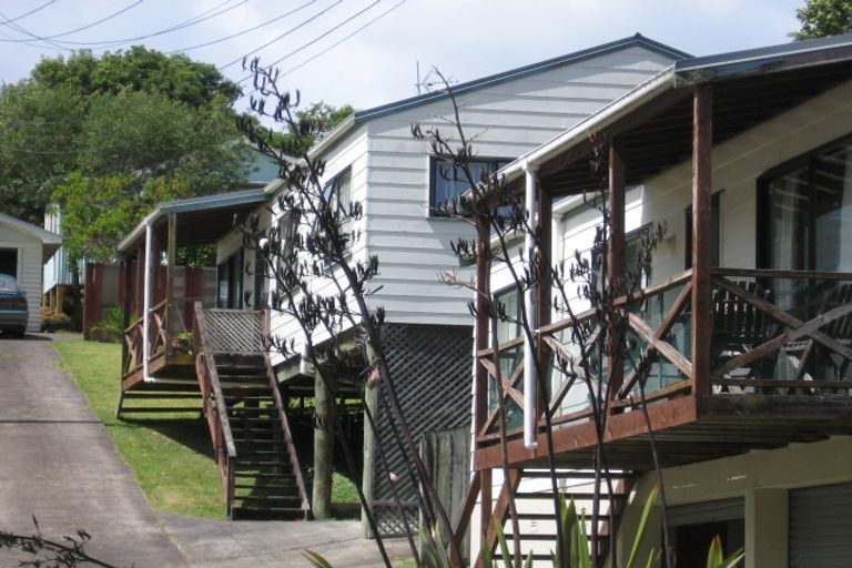 Photo of property in 3/25 Gazelle Avenue, Beach Haven, Auckland, 0626