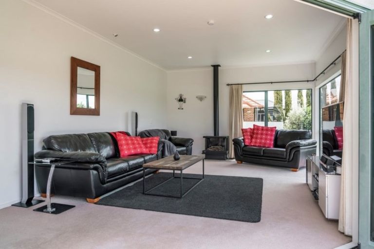 Photo of property in 30 Greenfield Drive, Western Heights, Hamilton, 3200