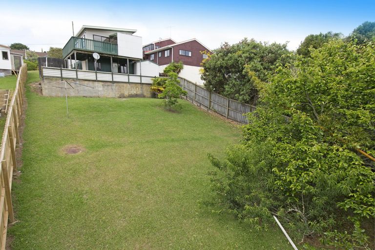 Photo of property in 42 Elliston Crescent, Stanmore Bay, Whangaparaoa, 0932