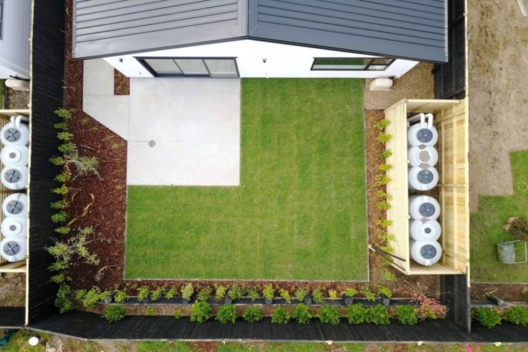 Photo of property in 38 Lumbarda Drive, Kumeu, 0810