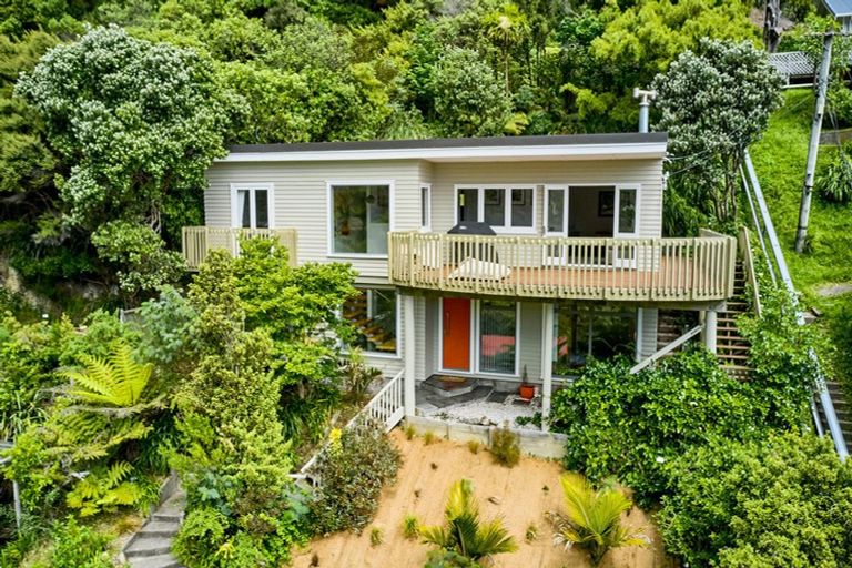 Photo of property in 40 Rona Street, Eastbourne, Lower Hutt, 5013