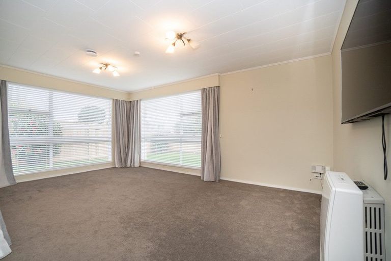 Photo of property in 16 Drury Street, Cloverlea, Palmerston North, 4412