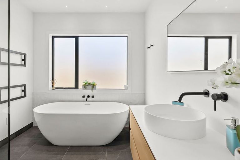 Photo of property in 49 Pounamu Avenue, Albert Town, Wanaka, 9305